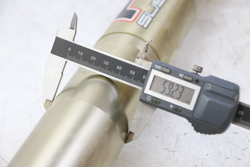 photo de FOURREAU FOURCHE YAMAHA YZ-F YZF 250 (2014 - 2018) - Détail de la pièce