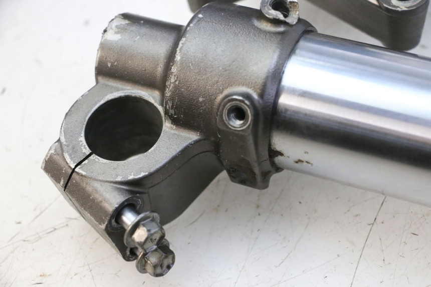 photo de FOURREAU FOURCHE YAMAHA YZ-F YZF 250 (2014 - 2018) - Vue d’ensemble