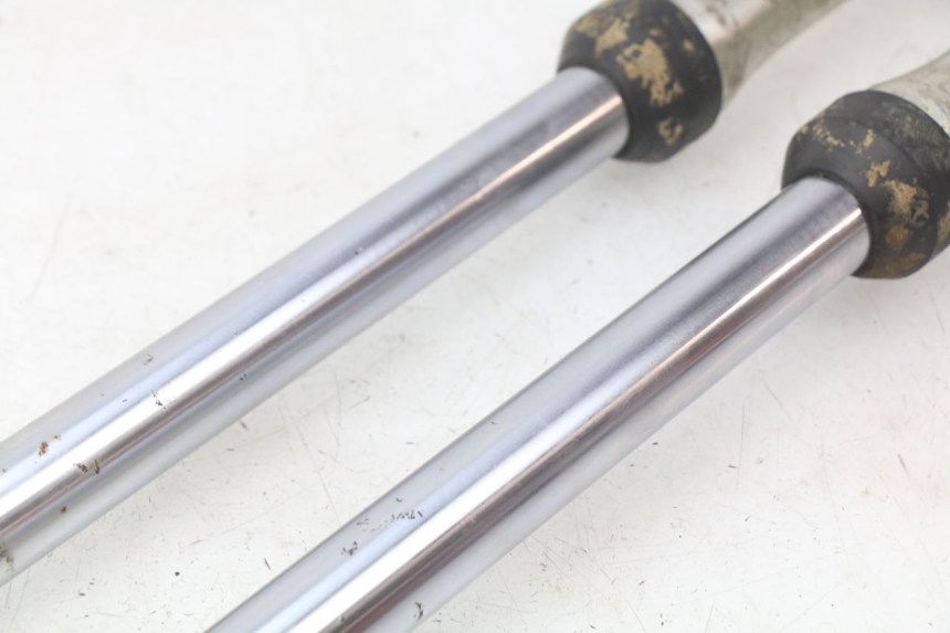 photo de FOURREAU FOURCHE YAMAHA YZ 80 (1982 - 1983) - Gros plan technique