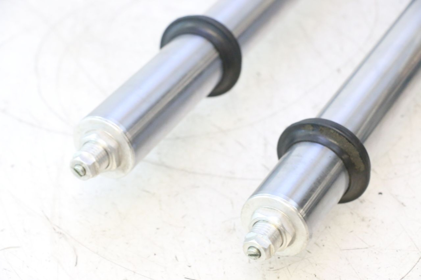 photo de FOURREAU FOURCHE KAWASAKI ZZR 600 (1995 - 2004) - Marquages et références
