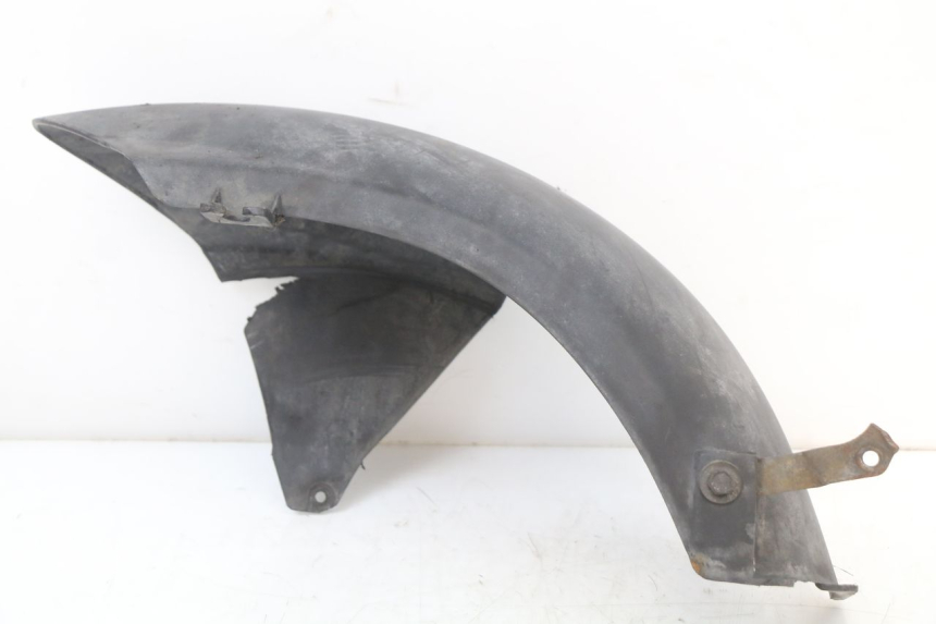 photo de GARDE BOUE ARRIERE KYMCO AGILITY CARRY 50 (2011 - 2020) - Gros plan technique