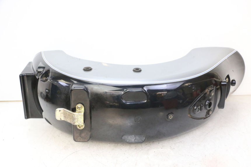 photo de Rear mudguard HYOSUNG GV AQUILA 125 (2000 - 2009) - Gros plan technique