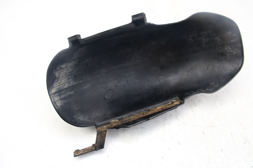 photo de GARDE BOUE ARRIERE PGO BIG MAX 50 (2001 - 2009) - Gros plan technique