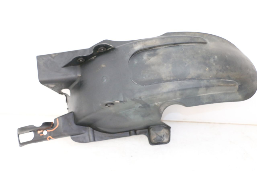 photo de GARDE BOUE ARRIERE BMW C1 125 (2000 - 2003) - Gros plan technique