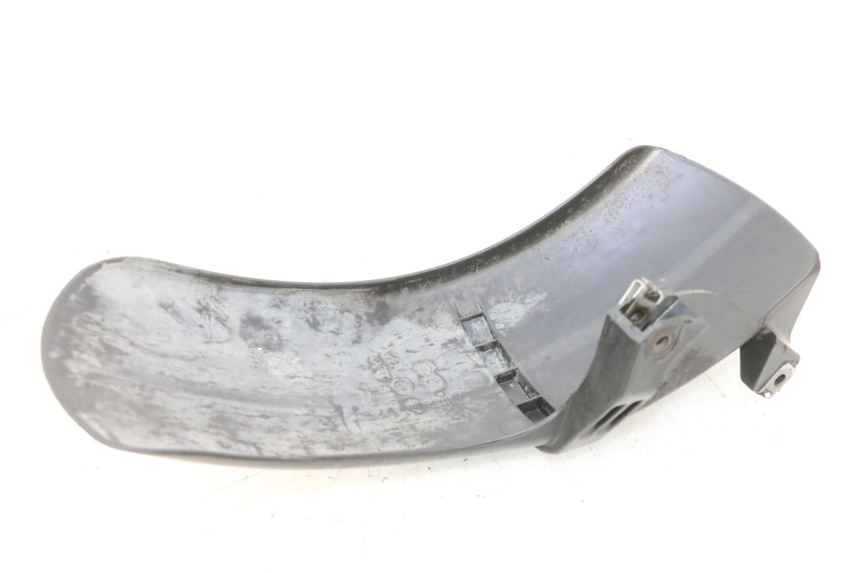 photo de GARDE BOUE ARRIERE PIAGGIO FLY 2T 50 (2004 - 2017) - Gros plan technique