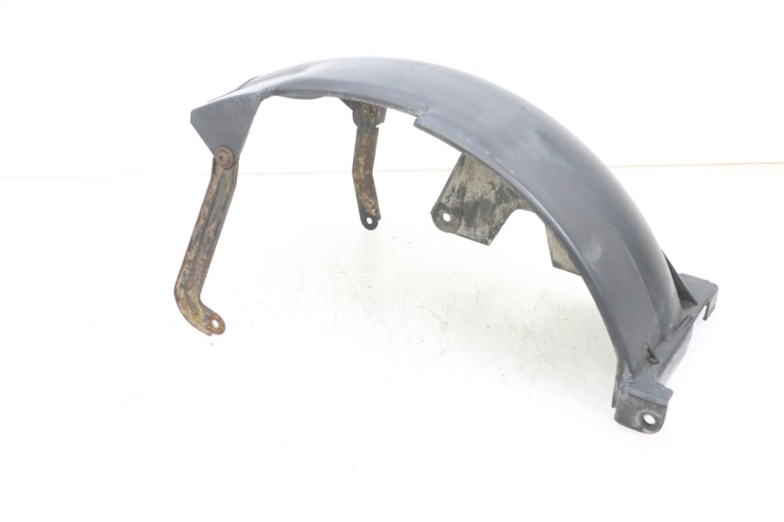 photo de GARDE BOUE ARRIERE SYM GTS EVO 125 (2009 - 2013) - Gros plan technique