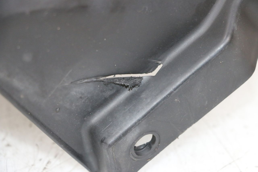 photo de GARDE BOUE ARRIERE PEUGEOT KISBEE 4T 50 (2018 - 2022) - Points de fixation