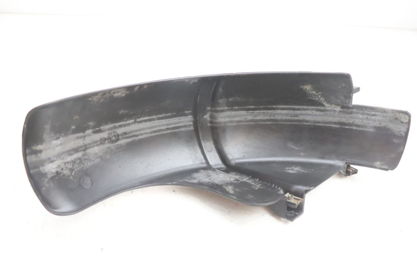 photo de GARDE BOUE ARRIERE PIAGGIO LIBERTY 125 (1998 - 2008) - Points de fixation