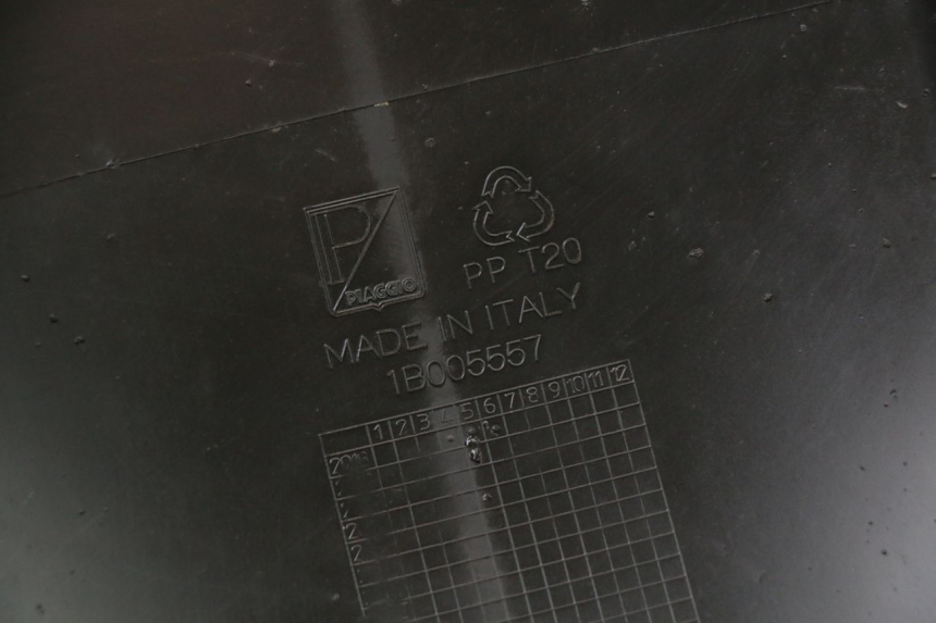 photo de GARDE BOUE ARRIERE PIAGGIO MP3 HPE 350 (2018 - 2020) - État de surface