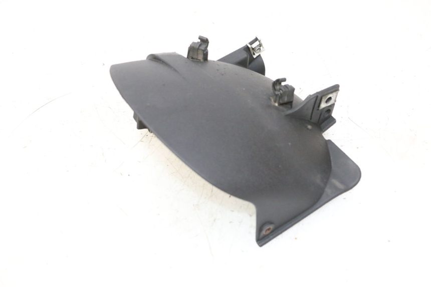 photo de GARDE BOUE ARRIERE PIAGGIO MP3 HPE 300 (2019 - 2026) - Autre angle de vue