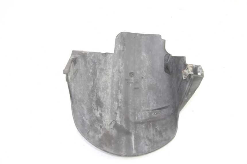 photo de GARDE BOUE ARRIERE PIAGGIO MP3 RL 250 (2006 - 2010) - Gros plan technique