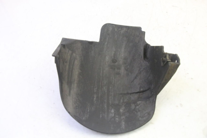 photo de GARDE BOUE ARRIERE PIAGGIO MP3 RL 250 (2006 - 2010) - Gros plan technique