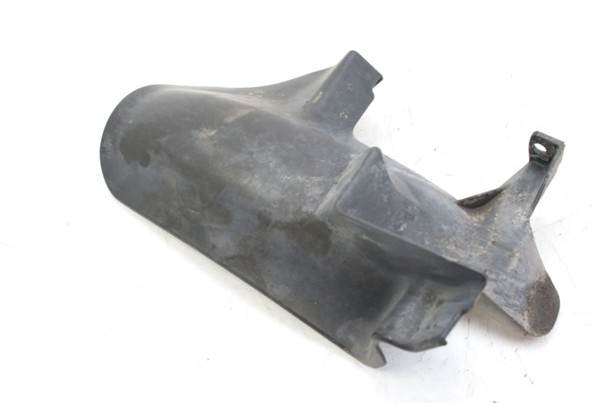 photo de GARDE BOUE ARRIERE APRILIA SCARABEO 100 (2003 - 2012) - Points de fixation