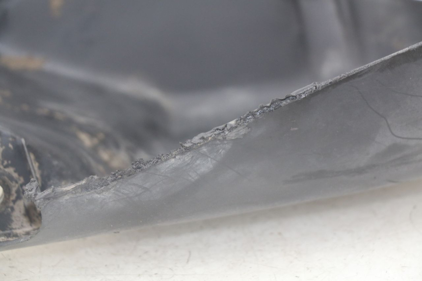 photo de GARDE BOUE ARRIERE PIAGGIO TYPHOON 50 (1993 - 1999) - Autre angle de vue