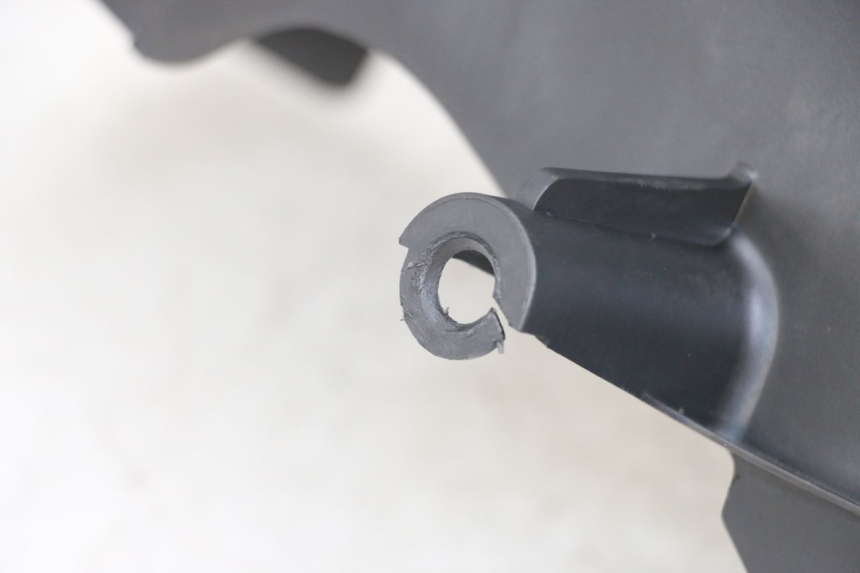 photo de GARDE BOUE ARRIERE YAMAHA XMAX X-MAX 125 (2006 - 2009) - Gros plan technique