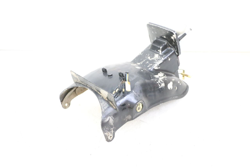 photo de GARDE BOUE ARRIERE YAMAHA SR 125 (1982 - 2003) - Gros plan technique