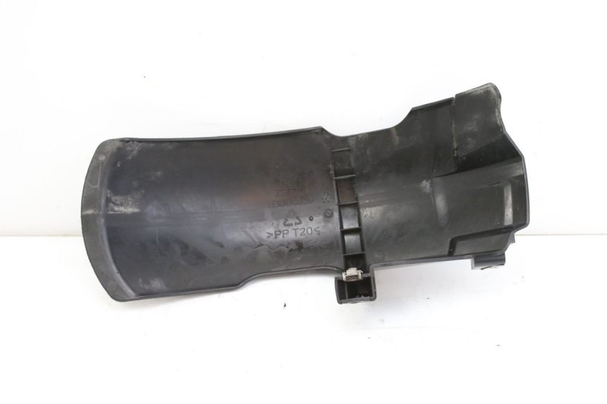 photo de GARDE BOUE ARRIERE PIAGGIO ZIP 4T 50 (2018 - 2020) - Gros plan technique