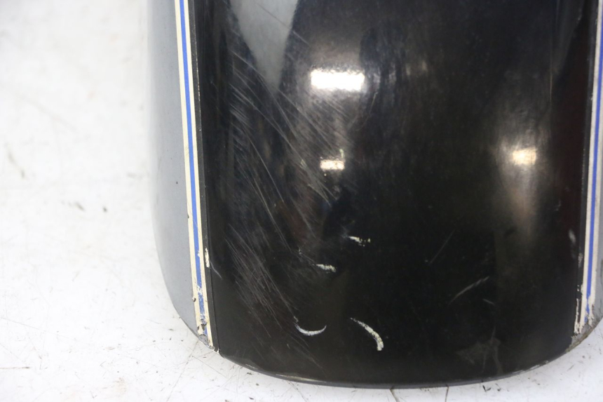 photo de Front fender HYOSUNG GV AQUILA 125 (2000 - 2009) - Détails caractéristiques