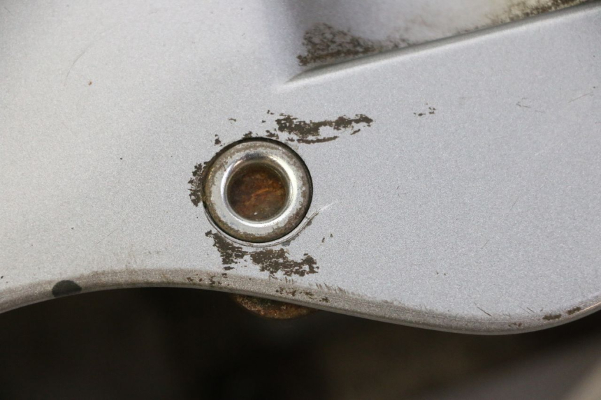 photo de Front fender HYOSUNG GV AQUILA 125 (2000 - 2009) - Gros plan technique