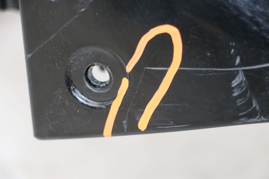 photo de GARDE BOUE AVANT SUZUKI BURGMAN 125 (2007 - 2014) - Vue produit