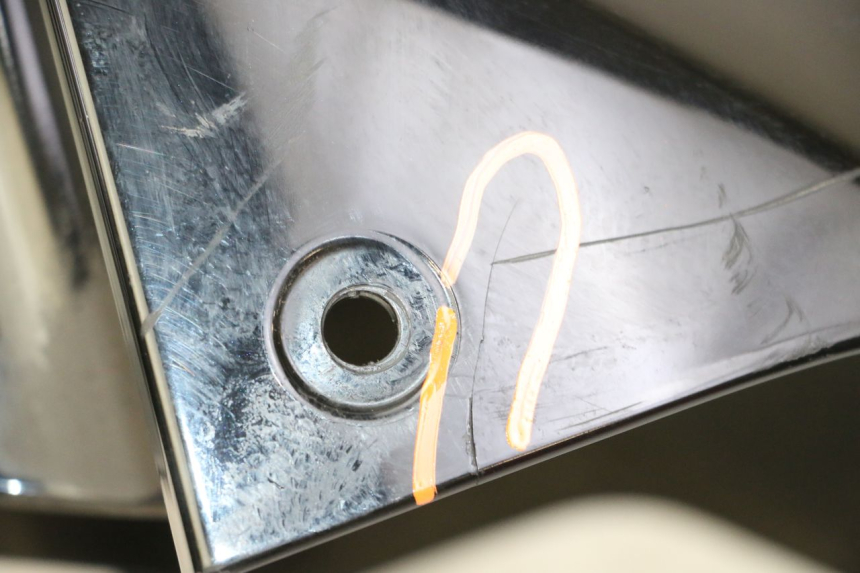 photo de GARDE BOUE AVANT SUZUKI BURGMAN 125 (2007 - 2014) - Autre angle de vue