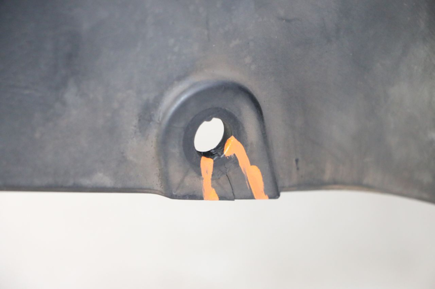 photo de GARDE BOUE AVANT SUZUKI BURGMAN 125 (2007 - 2014) - Autre angle de vue