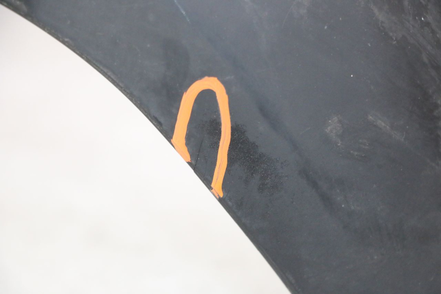 photo de GARDE BOUE AVANT SUZUKI BURGMAN 125 (2007 - 2014) - Points de fixation