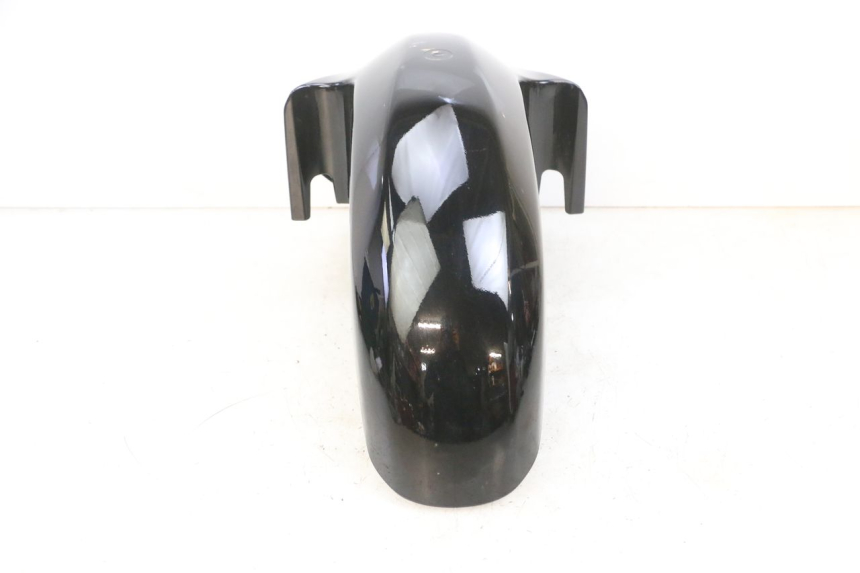 photo de GARDE BOUE AVANT SUZUKI BURGMAN 125 (2007 - 2014) - Gros plan technique