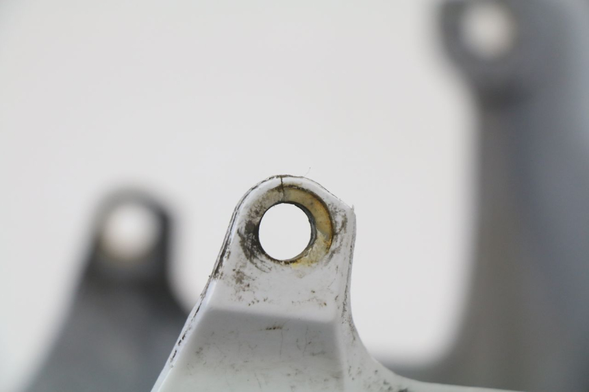 photo de GARDE BOUE AVANT HONDA CBR 929 RR FIREBLADE 900 (2000 - 2001) - Détail de la pièce