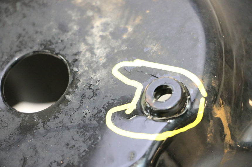 photo de GARDE BOUE AVANT CF MOTO E-CHARM 125 (2005 - 2008) - État de surface