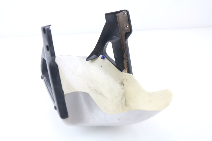 photo de GARDE BOUE AVANT PEUGEOT ELYSEO 50 (1998 - 2001) - Gros plan technique