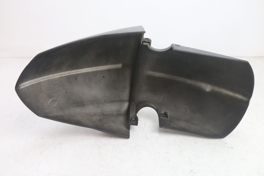 photo de GARDE BOUE AVANT PEUGEOT KISBEE 4T 50 (2018 - 2022) - Points de fixation