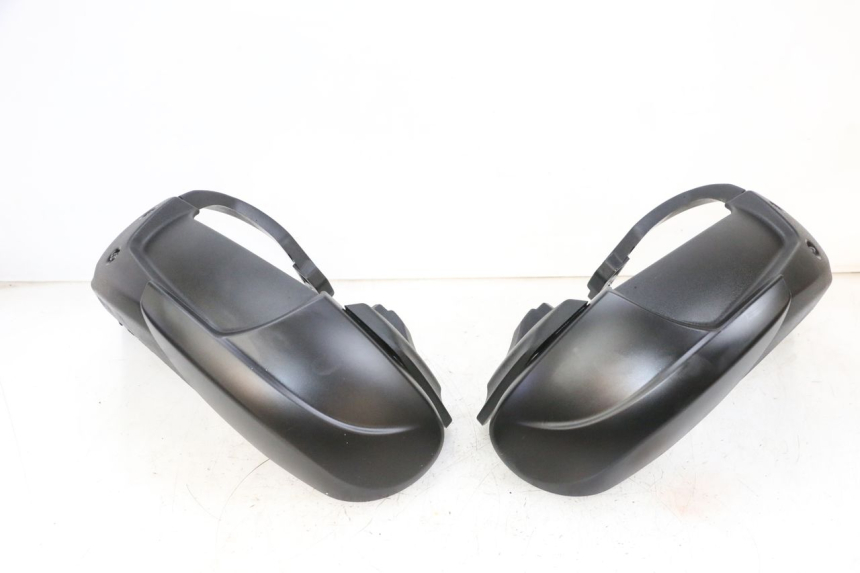 photo de GARDE BOUE AVANT PIAGGIO MP3 HPE 300 (2019 - 2026) - Vue principale