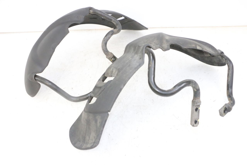 photo de GARDE BOUE AVANT PIAGGIO MP3 LT 300 (2010 - 2016) - État de surface