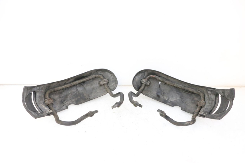 photo de GARDE BOUE AVANT PIAGGIO MP3 LT 300 (2010 - 2016) - Gros plan technique