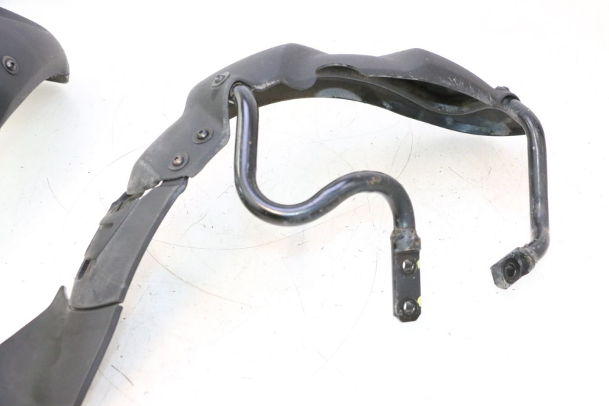 photo de GARDE BOUE AVANT PIAGGIO MP3 LT 300 (2010 - 2016) - Détail de la pièce