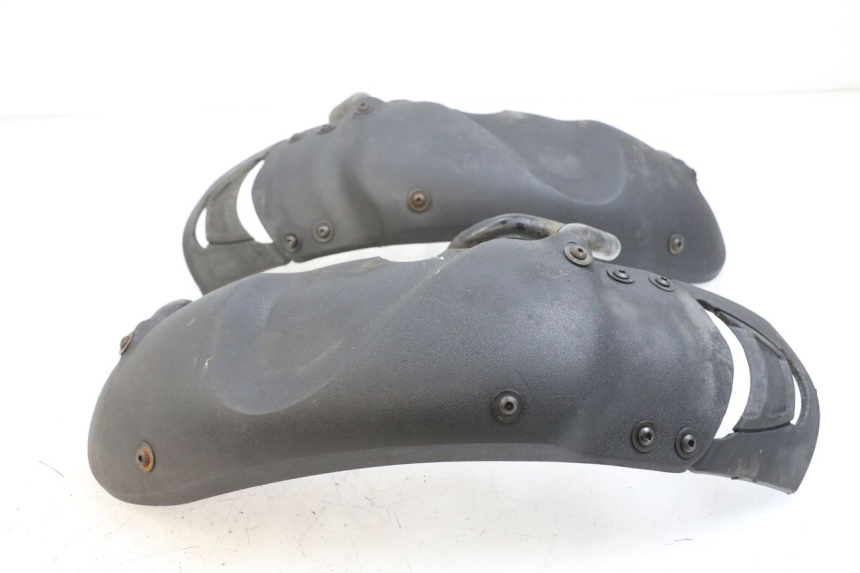 photo de GARDE BOUE AVANT PIAGGIO MP3 125 (2006 - 2014) - Vue principale