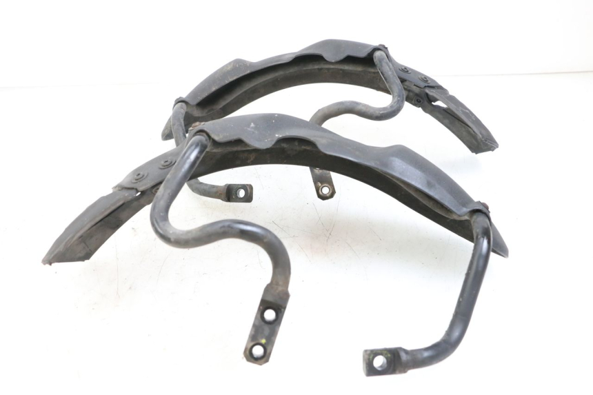 photo de GARDE BOUE AVANT PIAGGIO MP3 125 (2006 - 2014) - Détail de la pièce