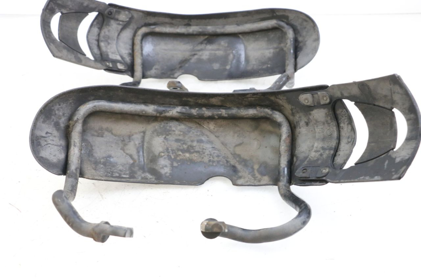 photo de GARDE BOUE AVANT PIAGGIO MP3 125 (2006 - 2014) - Gros plan technique