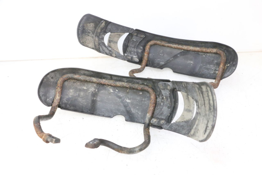 photo de GARDE BOUE AVANT PIAGGIO MP3 RL 250 (2006 - 2010) - Détail de la pièce