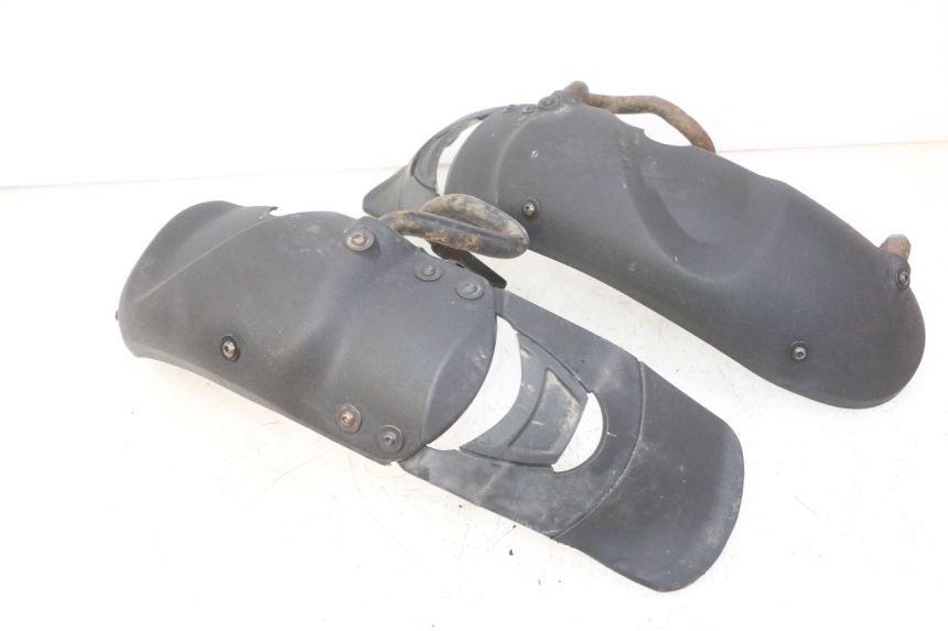 photo de GARDE BOUE AVANT PIAGGIO MP3 RL 250 (2006 - 2010) - Autre angle de vue