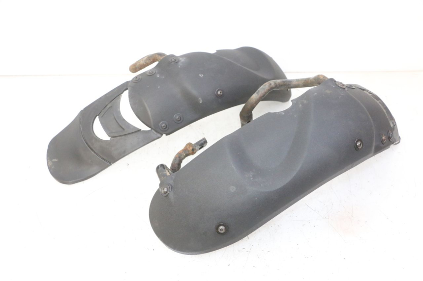 photo de GARDE BOUE AVANT PIAGGIO MP3 RL 250 (2006 - 2010) - Vue d’ensemble