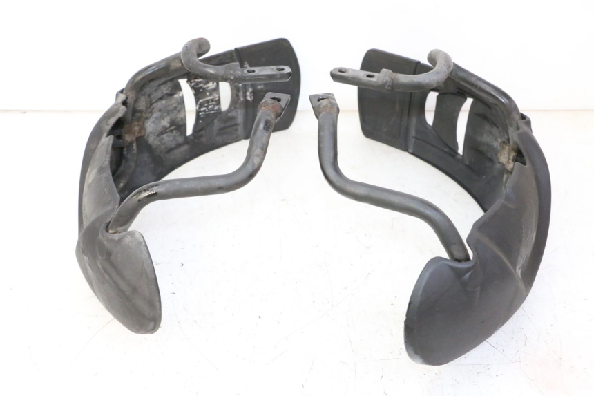 photo de GARDE BOUE AVANT PIAGGIO MP3 500 (2011 - 2015) - Détail de la pièce