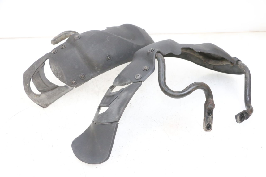 photo de GARDE BOUE AVANT PIAGGIO MP3 RL 250 (2006 - 2010) - État de surface