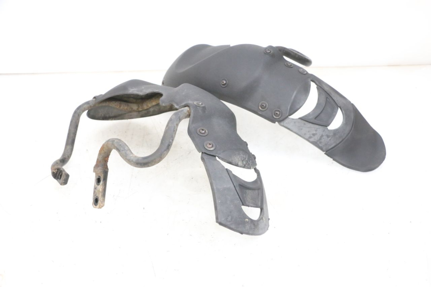 photo de GARDE BOUE AVANT PIAGGIO MP3 RL 250 (2006 - 2010) - Marquages et références