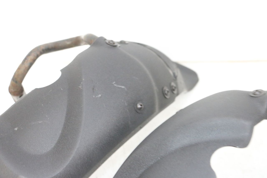 photo de GARDE BOUE AVANT PIAGGIO MP3 RL 250 (2006 - 2010) - Zoom composants