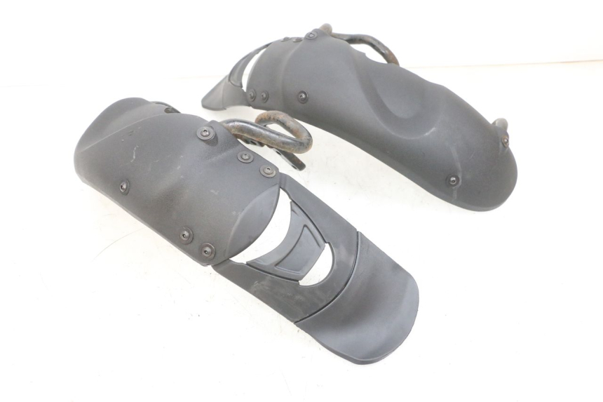 photo de GARDE BOUE AVANT PIAGGIO MP3 RL 250 (2006 - 2010) - État de surface