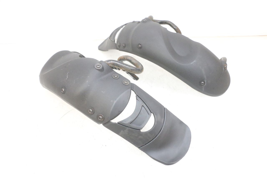 photo de GARDE BOUE AVANT PIAGGIO MP3 RL 250 (2006 - 2010) - Marquages et références