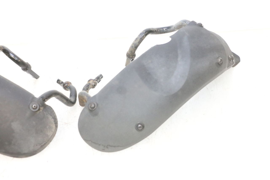 photo de GARDE BOUE AVANT PIAGGIO MP3 RL 250 (2006 - 2010) - État de surface