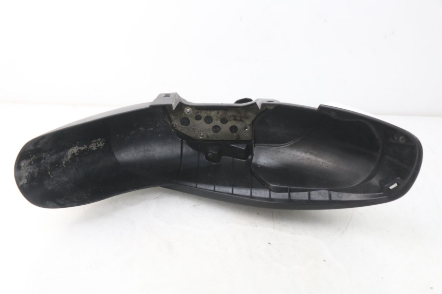 photo de GARDE BOUE AVANT MBK MW TRYPTIK 125 (2017 - 2022) - Gros plan technique